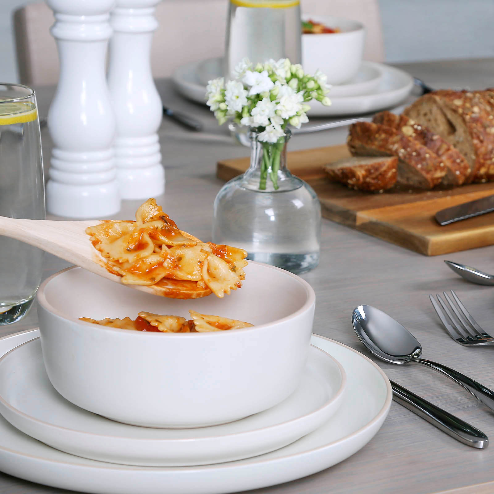 Tafelservice aus Steingut für 4 Personen